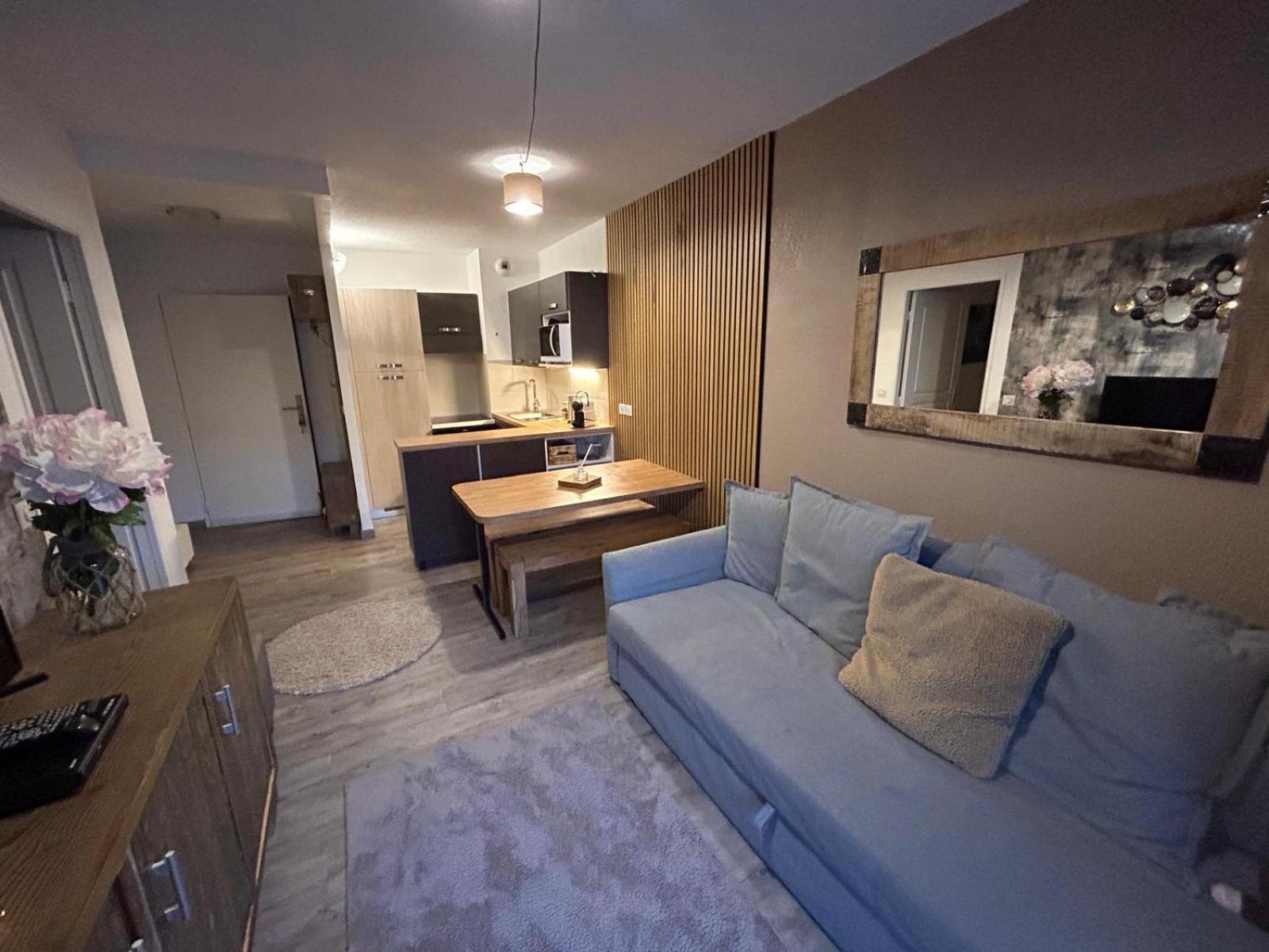 Superbe Appartement Avec Piscine Et Garage Péone Екстериор снимка